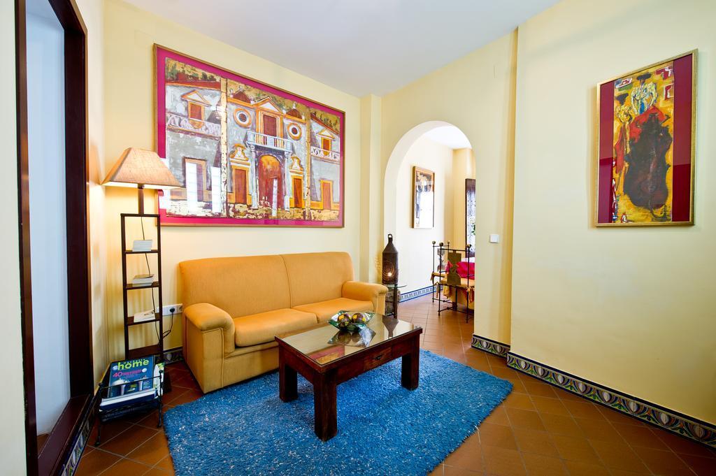 Apartamentos Suites Santa Cruz Séville Extérieur photo