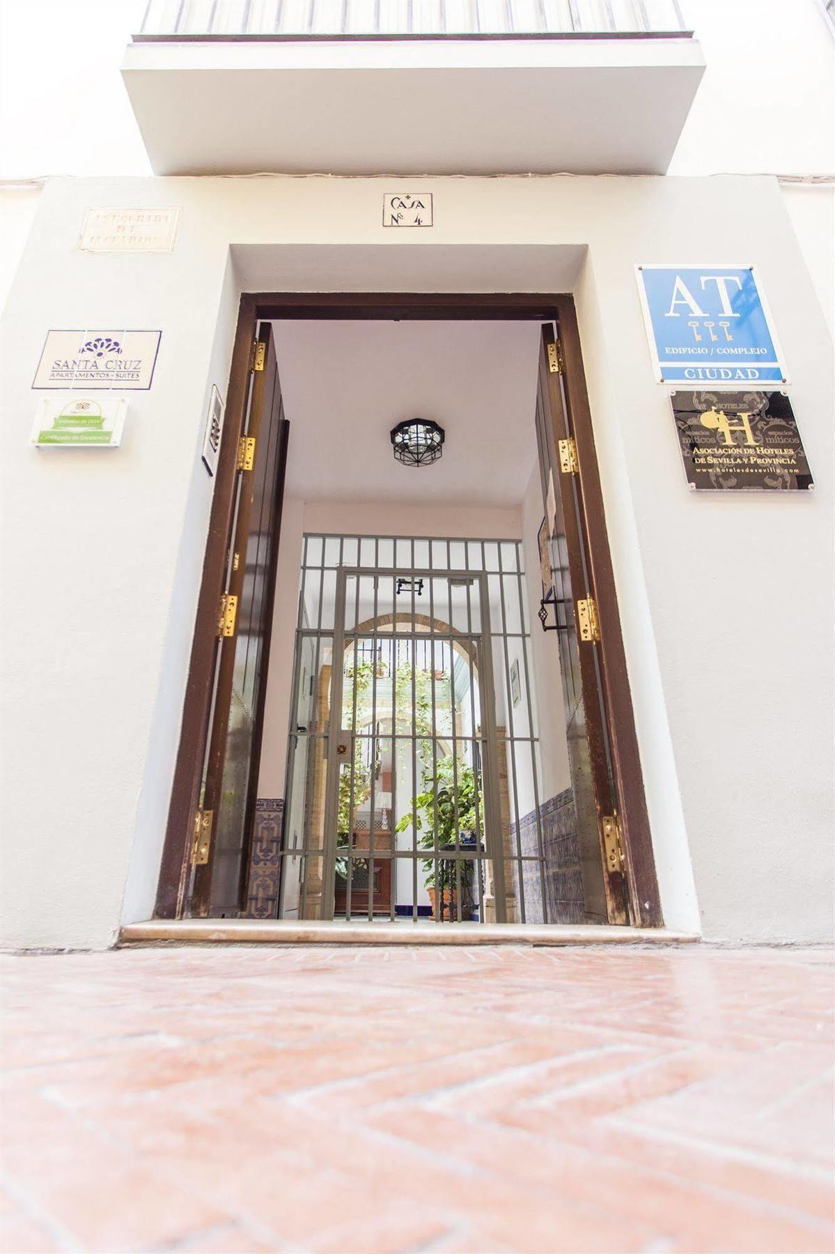 Apartamentos Suites Santa Cruz Séville Extérieur photo